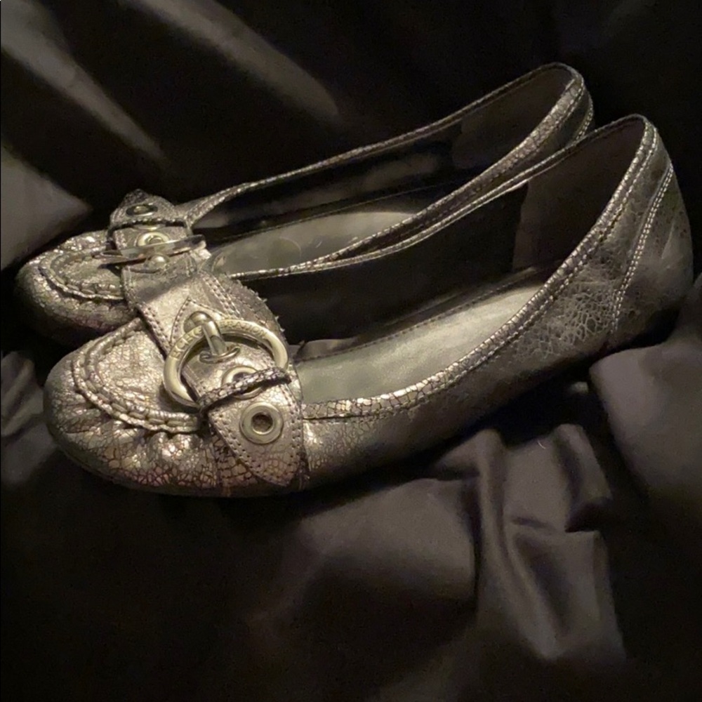 BCBGeneration flats
